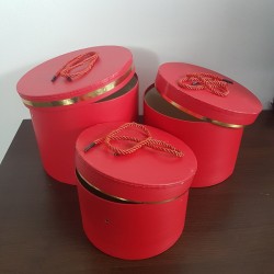 Сет 3 броя подаръчни кутии в червено с връзка