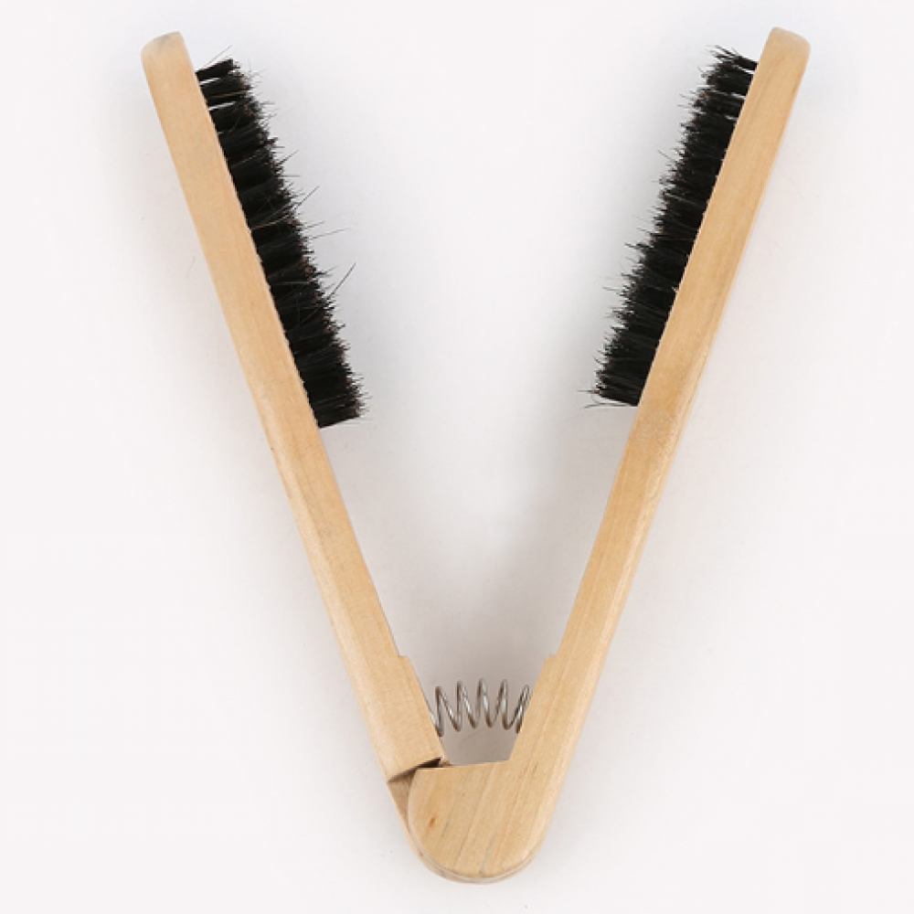 Дървена помощна четка при работа с маша