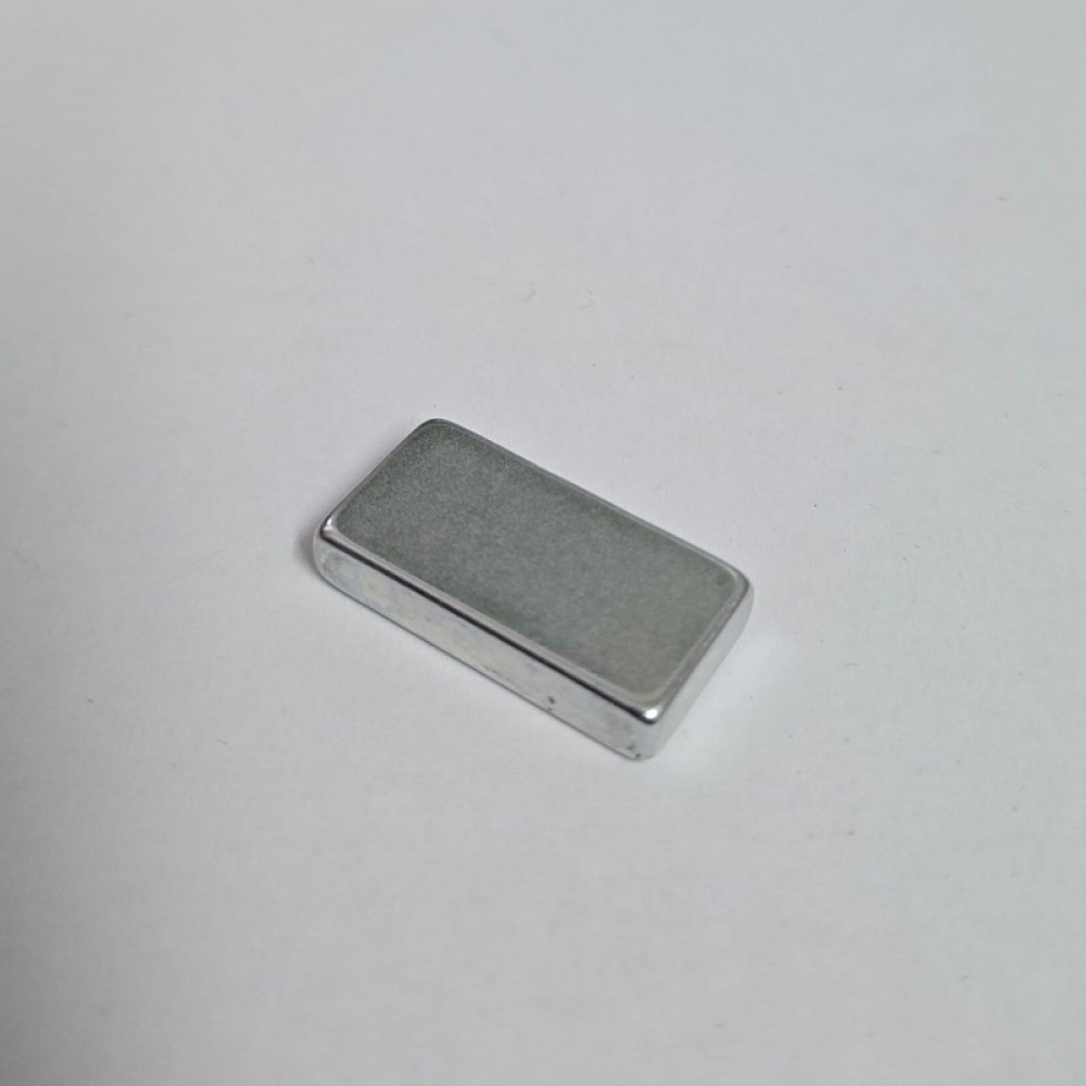 Малък магнит – Плочка