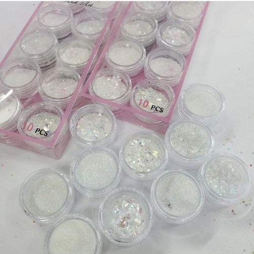 Декорации 10 модела за маникюр в бяло