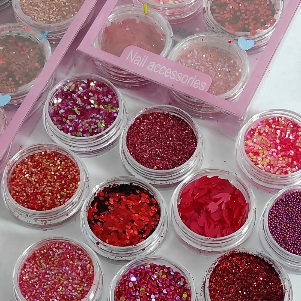 Декорации 10 модела за маникюр в червено