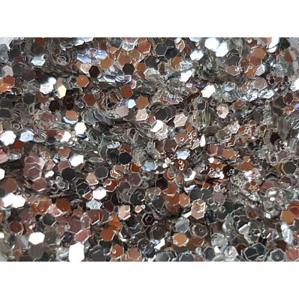 Едър празничен сребърен брокат