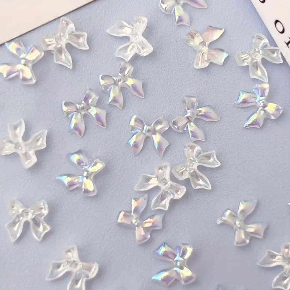 Нежни, бели панделки с холограмен ефект