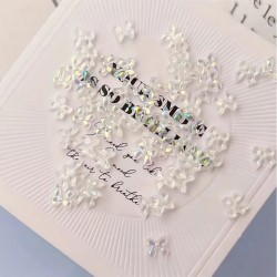 Нежни, бели панделки с холограмен ефект