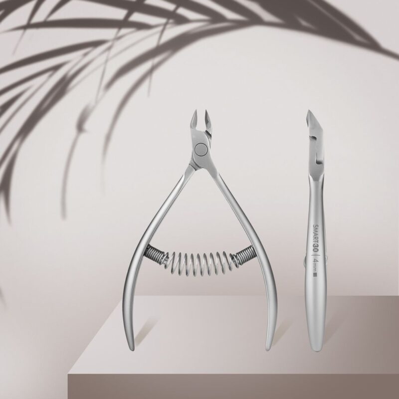 Професионални клещи за кожички Staleks SMART 30/4 mm. с пружина